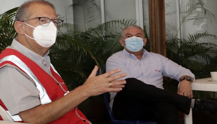 Óscar García Poveda, director País de Veolia Colombia y Pedro Arnulfo García, gerente de Veolia en Cúcuta.  