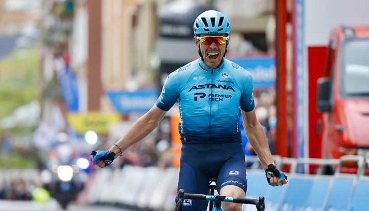 Álex Aranburu corredor español del (Astana) 