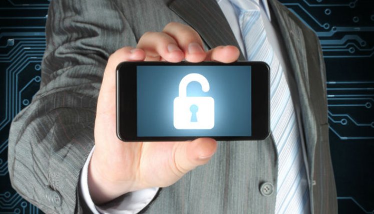 La ciberseguridad es la práctica de defender los sistemas electrónicos de ataques maliciosos.