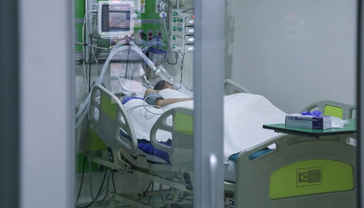 Pacientes COVID-19 positivos en la UCI.  Foto: Colprensa