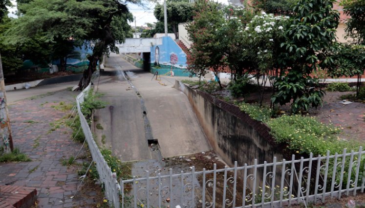 Canal de aguas en Puente Barco.