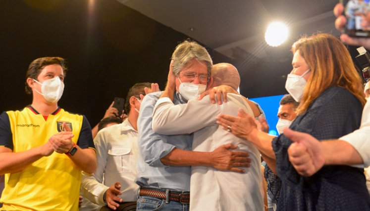 Lasso, de 65 años, se proclamó presidente electo tras el balotaje del domingo con Andrés Arauz, el delfín del correísmo, 29 años menor que él, y quien reconoció su derrota antes de que concluyera el escrutinio. / Foto: AFP