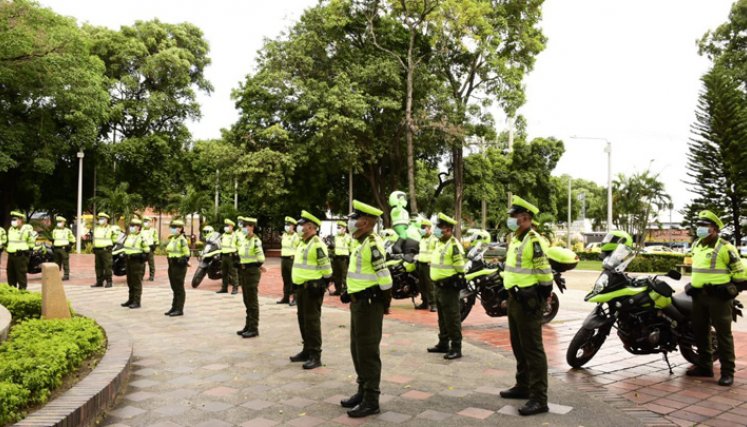 La presentación del nuevo equipo de Tránsito la hizo el alcalde Jairo Yáñez, desde un acto en el parque Simón Bolívar del barrio Colsag. / Foto: Alcaldía