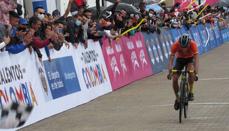  Jesús David Peña repite victoria en la Vuelta de la Juventud.