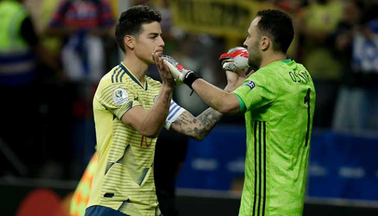James Rodríguez y David Ospina jugadores de la selección Colombia 