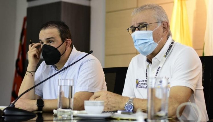 Sondeo sobre la gestión del alcalde Jairo Yáñez y el gobernador Silvano Serrano. /Foto Archivo La Opinión