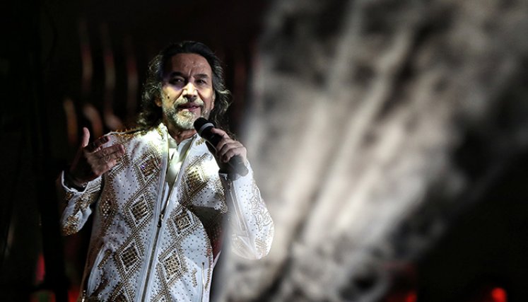 Marco Antonio Solís, músico, cantante, compositor y productor musical mexicano.