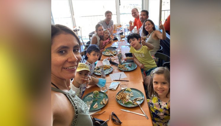 L nortesantandereana aparece con su hermana y amigos de Cúcuta en vacaciones en Francia. / Foto: Cortesía
