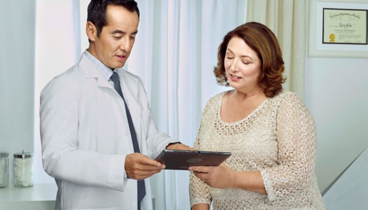 Para escoger un especialista también se debe tener en cuenta el desarrollo de una óptima relación médico-paciente. En este sentido, es fundamental crear un trato de confianza y comunicación directa entre el paciente y el doctor para tener mejores resultados en el proceso. / Foto: Cortesía