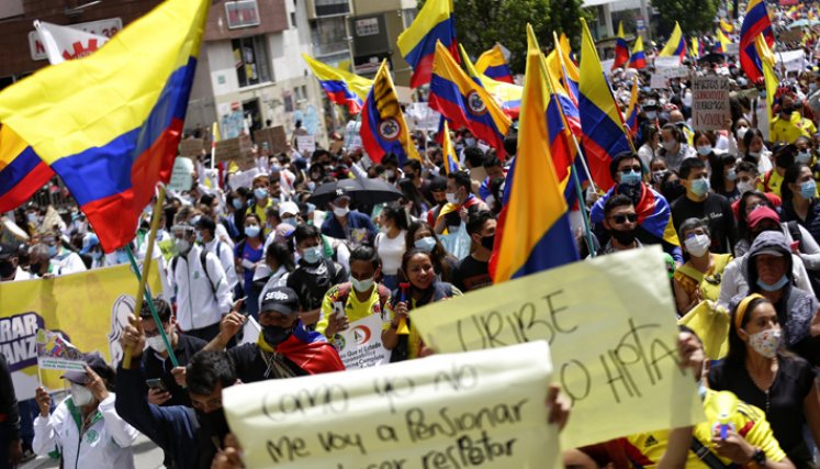 Luego del primer día de conversaciones, los miembros del Comité de Paro entregaron al Gobierno un documento con sus exigencias sobre las garantías de protesta. / Foto: Colprensa