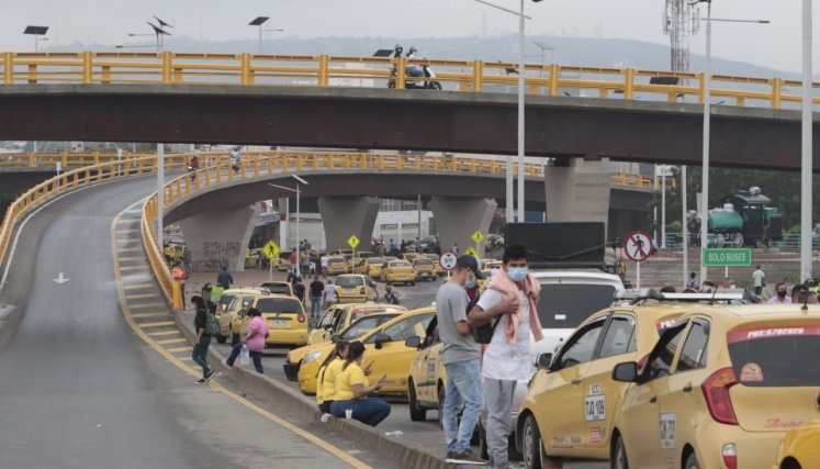 El alcalde Jairo Yáñez recordó que desde el Puesto de Mando Unificado se dieron unas directrices para que en el marco del derecho a la protesta también se permita el paso a un carril, por lo que recordó a los manifestantes no protagonizar bloqueos. / Foto: Juan Pablo Cohen
