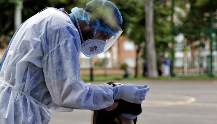 En las últimas 24 horas se procesaron 61.558 muestras: 38.812 PCR y 22.746 de antígeno. Desde el comienzo de la pandemia de coronavirus, en marzo de 2020, se han procesado 15.925.025 pruebas. / Foto: Colprensa