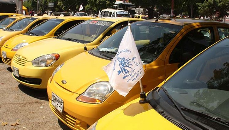 Taxistas y transporte de carga y pasajeros protestan este lunes./Foto Archivo
