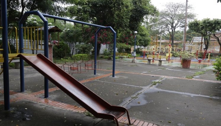 El parque principal de Santa Helena es mantenido y restaurado constantemente por los habitantes de la calle 20. / Fotos José Estévez / La Opinión.