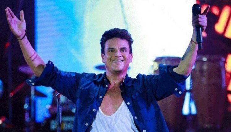 Silvestre Dangond estrena acordeonero