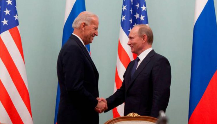 Biden y Putin.