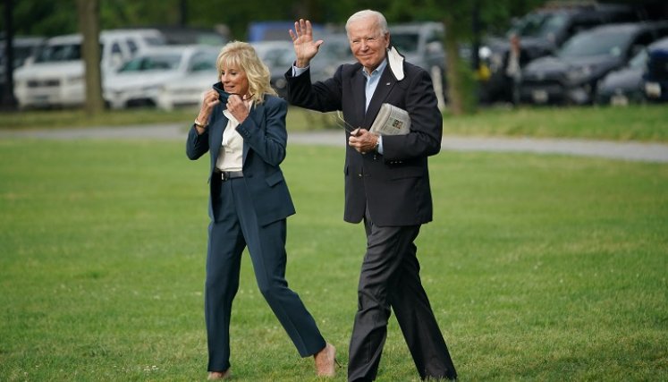Biden viajó con su esposa. / Foto: AFP