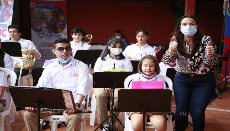 Banda sinfónica del Colegio Comfanorte recibió a la ministra de las TIC. / Juan Pablo Cohen/ La Opinión 