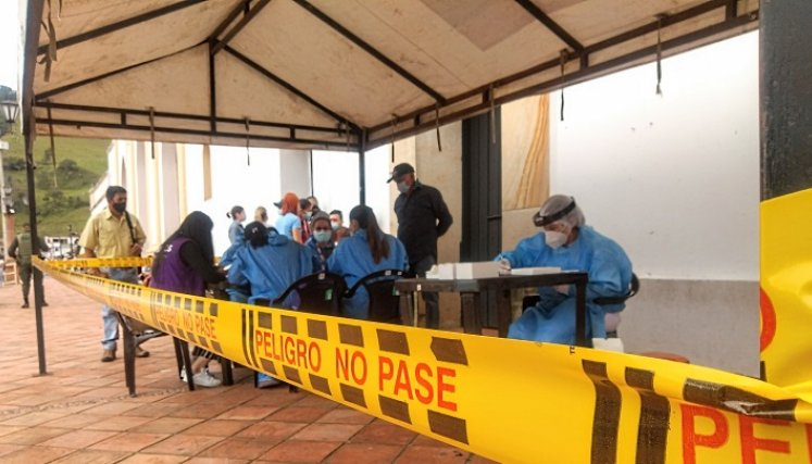 En el parque principal se aplicaron pruebas de COVID-19, ayer