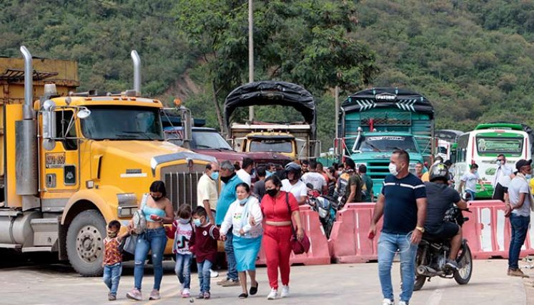 las autoridades y organizaciones sociales harán anuncios sobre el desbloqueo de las vías./Foto Alfredo Estévez