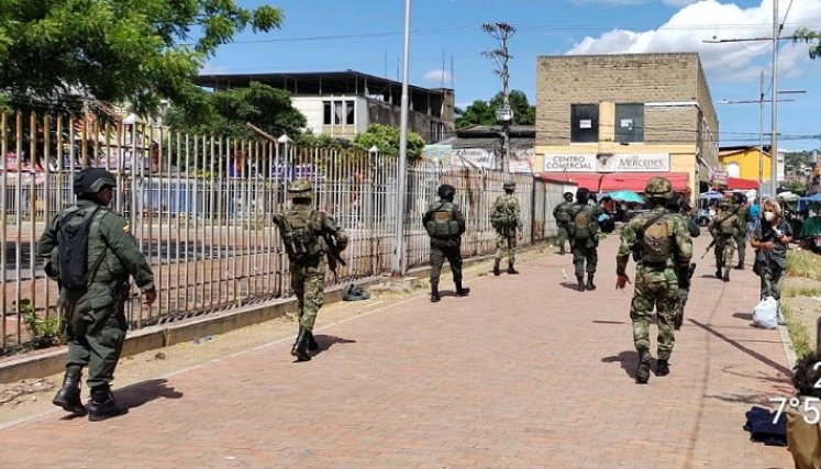 Al menos 360 soldados acompañarán a la Policía.