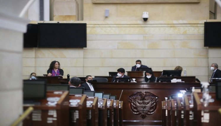 El proyecto de reforma constitucional por medio del cual se recorta el periodo de descanso de los congresistas en un mes, fue aprobado el viernes por la plenaria del Senado./Foto: colprensa