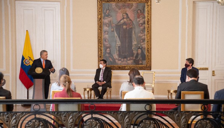 El presidente entregó 1,5 millones de vacunas de Sinovac al sector privado. Más de 5.000 empresas se unieron a la histórica iniciativa. / Foto: Presidencia