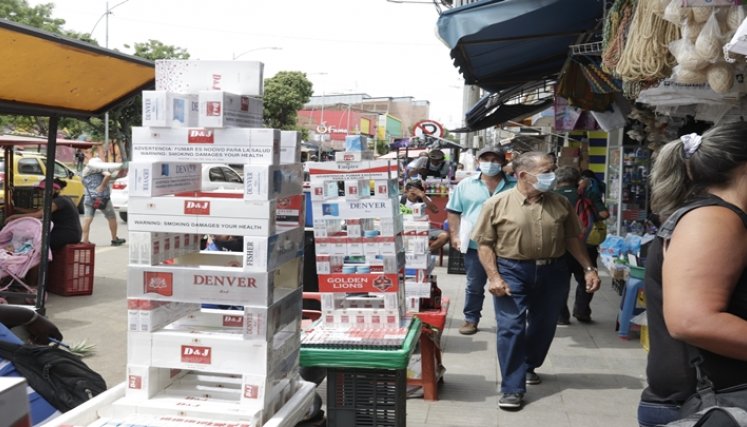 En Cúcuta y La Parada la venta de cigarrillo de contrabando se hace a la vista de todo el mundo.