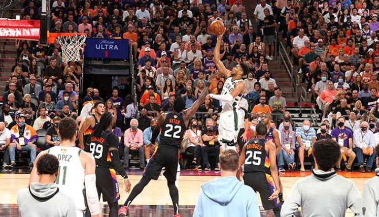 los Milwaukee Bucks quedaron a un juego del título de la NBA.