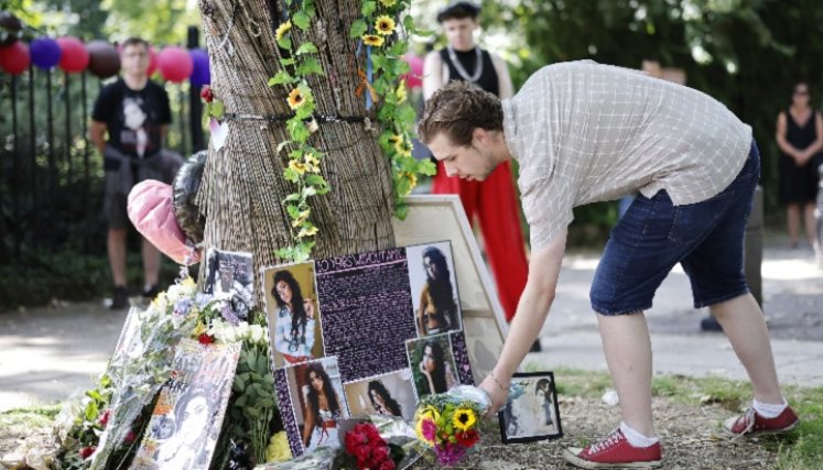 Rinden homenaje a Amy Winehouse