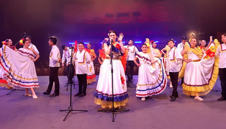 Colombia Canta y Encanta