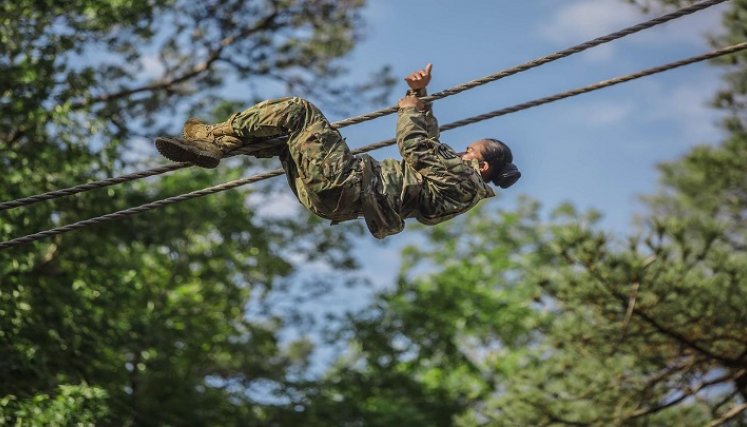 Entramiento o curso en la base militar de Fort Jackson (Carolina del Sur)./ Cortesía/La Opinión 