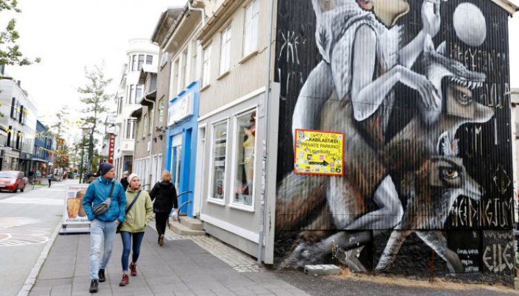 Sin muertes durante el 2021, Islandia levanta todas sus restricciones contra la COVID-19 