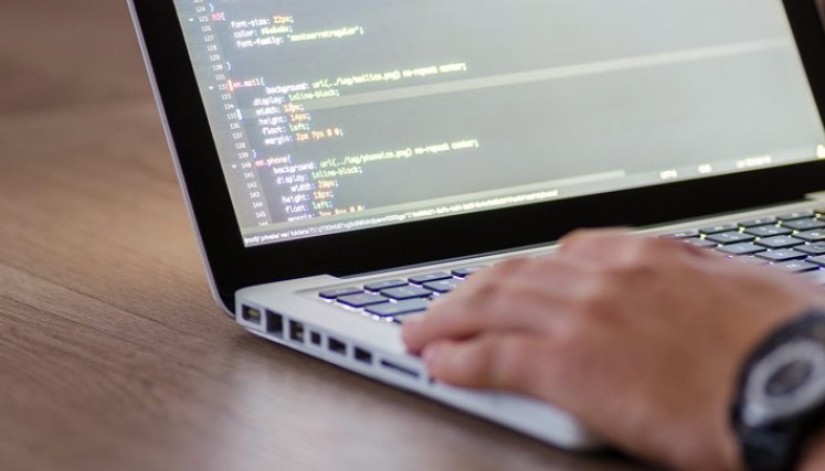 En cuanto a las habilidades técnicas, existe una necesidad urgente de profesionales expertos en ciberseguridad, que no solo solucionen los problemas existentes, sino que los prevengan. / Foto: Cortesía