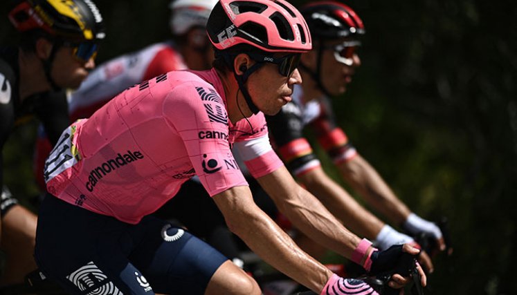 Rigoberto Urán continúa en la segunda posición del Tour de Francia. 