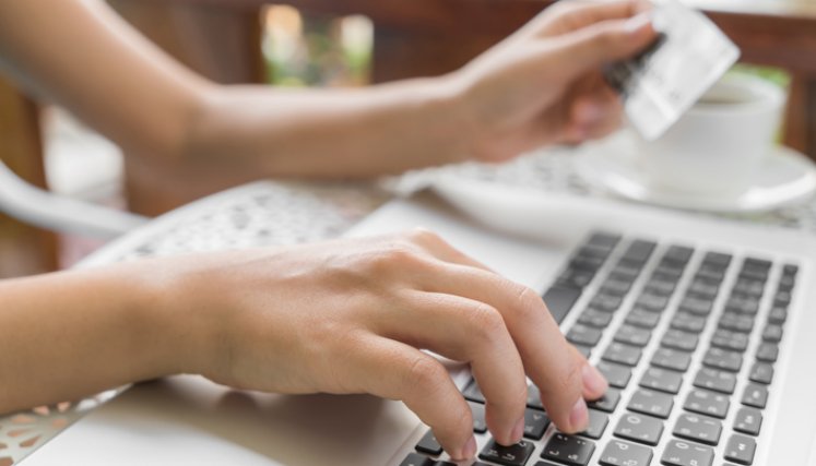El carácter situacional del e-commerce facilita la labor de dar a conocer productos y servicios conforme al momento social, prueba de ello es que los artículos deportivos ciento por ciento nacionales han registrado una curva de ventas ascendente. / Foto: Colprensa