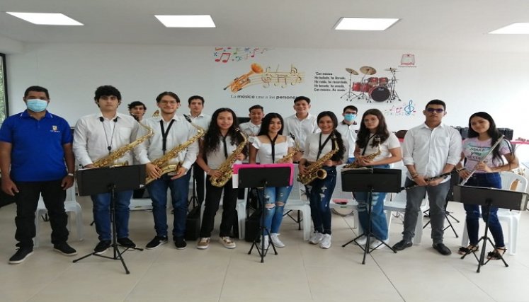 Los jóvenes aprenden con clases virtuales y ensayos presenciales, tienen edades entre los 14 y 22 años / Cortesía
