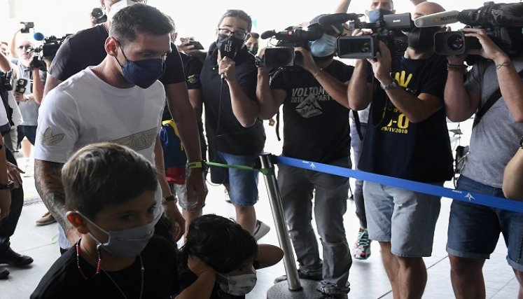 Padre de Messi confirma que su hijo fichará por el PSG./Foto: AFP