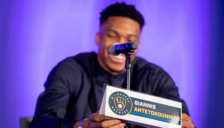 griego Giannis Antetokounmpo, que llevó recientemente a Milwaukee Bucks a su primer título en la NBA en 50 años, se convirtió este viernes en copropietario de los Cerveceros en las Grandes Ligas de béisbol.