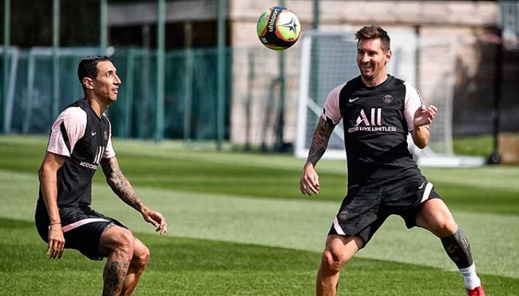 Lionel Messi disfrutó de su primer entrenamiento con el París Saint Germain.