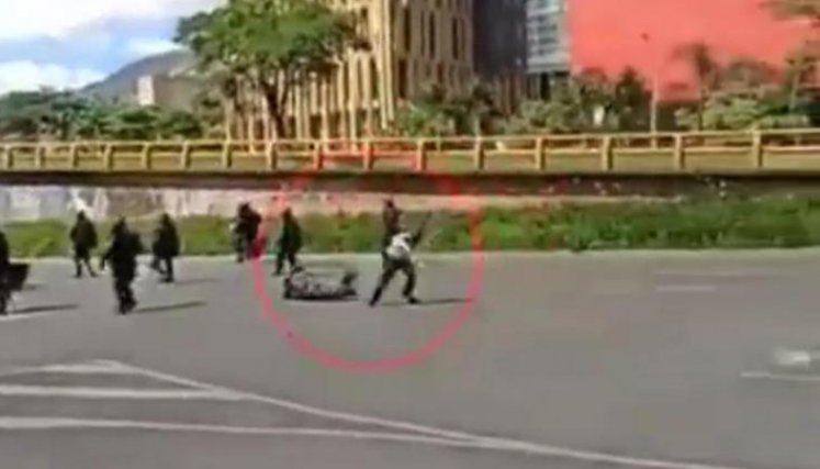 Agresión a patrullera en Medellín. 