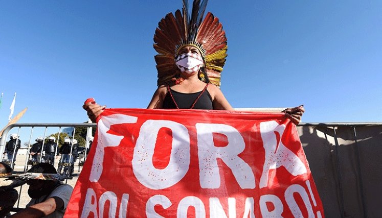 Los indígenas brasileños denuncian que la presencia de mineros y madereros ilegales en las reservas. / Foto AFP