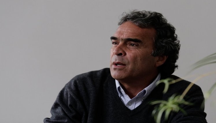 Precandidato presidencial y exgobernador de Antioquia Sergio Fajardo