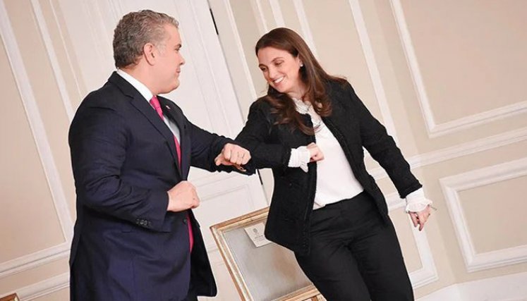 Duque sale en defensa de la ministra abudinen 