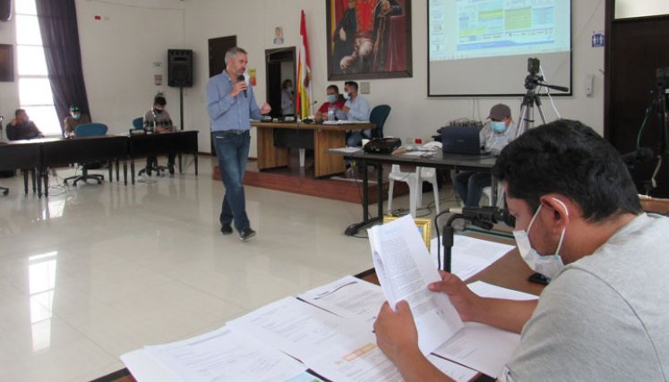 El gerente, Klaus Faber justificó la traída de las basuras con el tema ambiental de Santurbán.