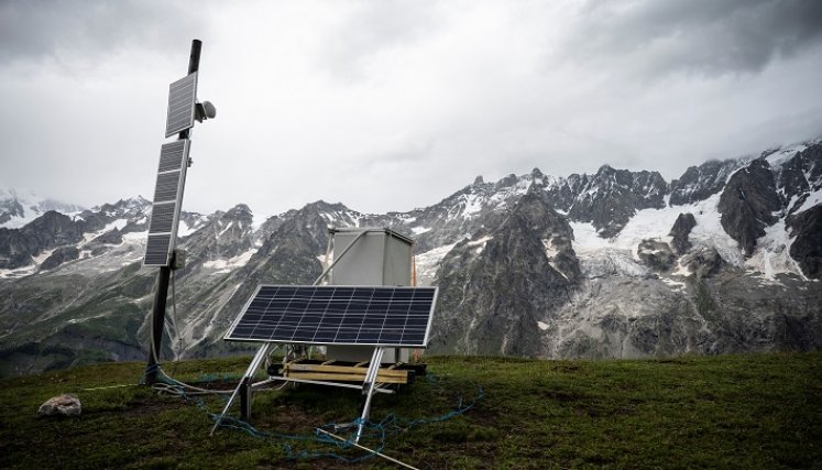 Los científicos están monitoreando el comportamiento del glaciar mediante equipos especiales. / Foto AFP 