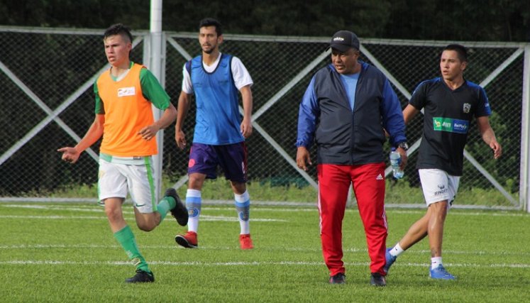 Álex Escobar adiestrador en Chinácota