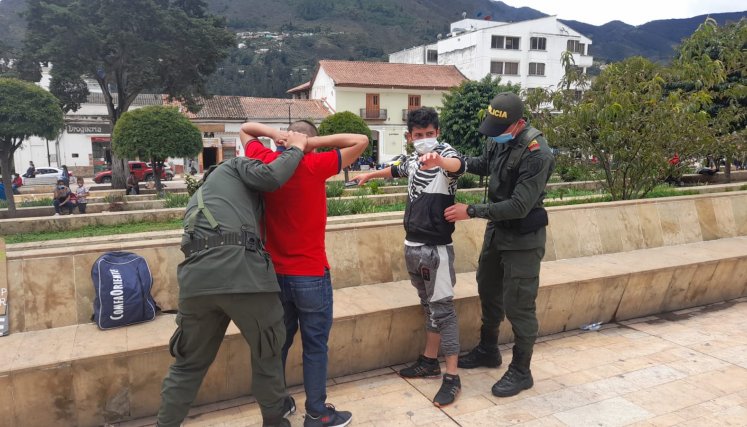 Los controles se hacen a diario en las calles, parques y sector comercial. Foto Cortesía/La Opinión