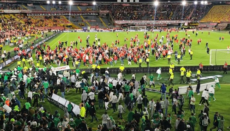 Batalla campal en el partido Nacional vs Santa Fe