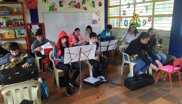 Los estudiantes aprendieron primero a leer partituras.